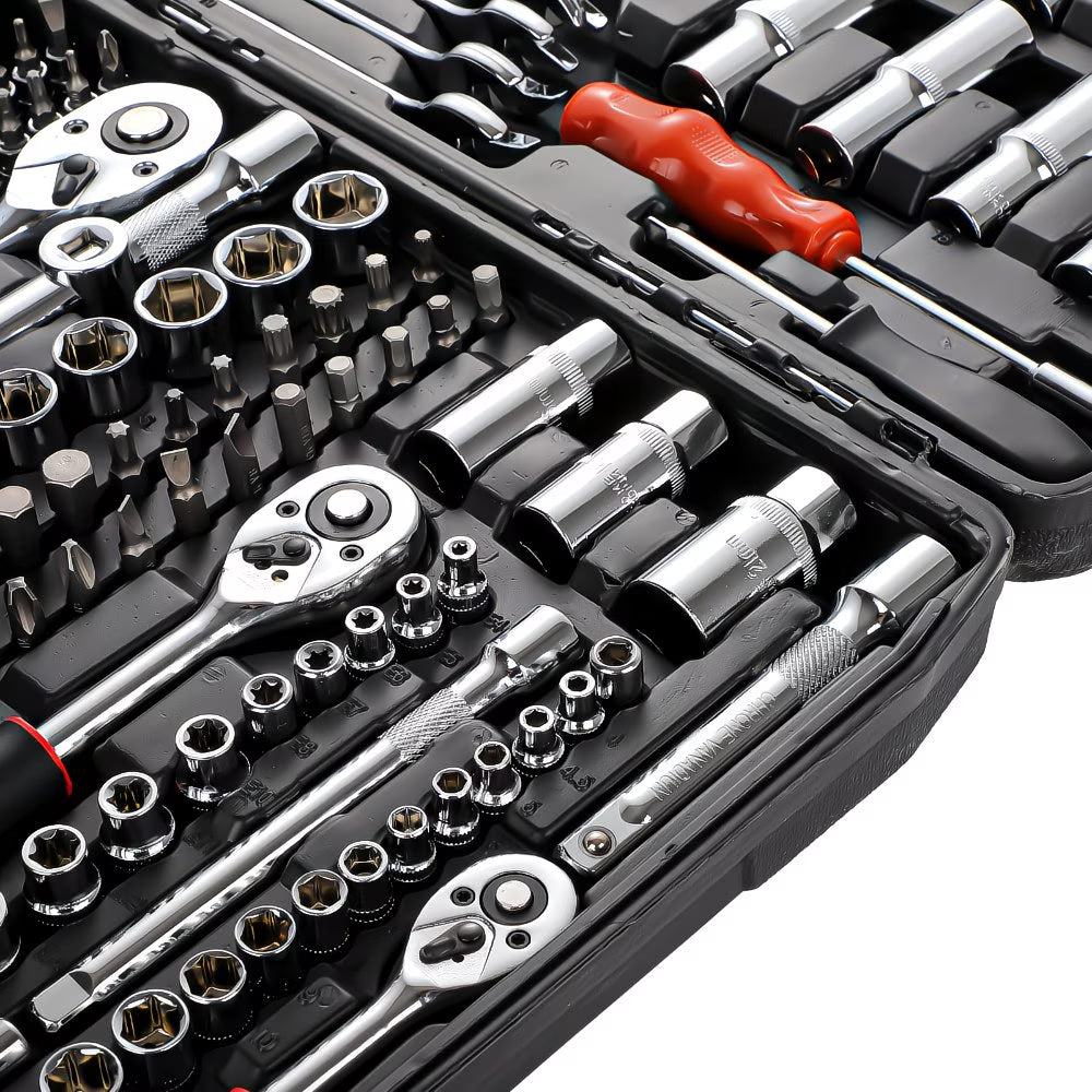 216 Piece set with ratchets, sockets, spanners, bits and more