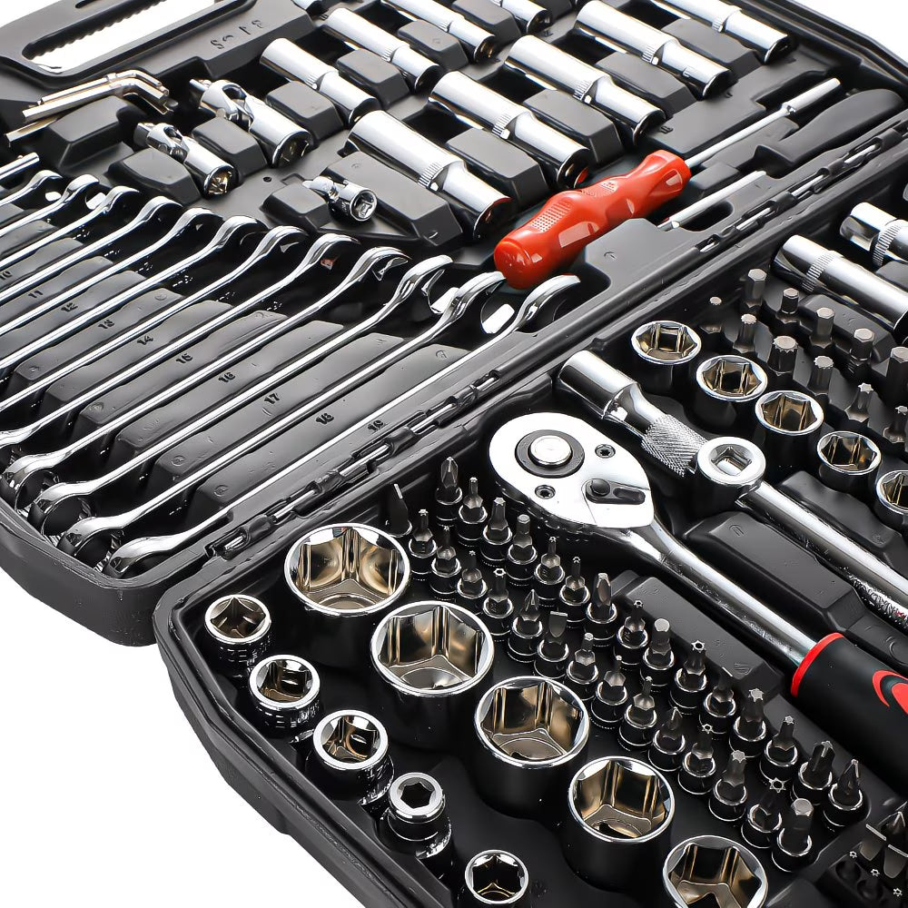 216 Piece set with ratchets, sockets, spanners, bits and more